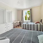 Spacieuse Maison, Piscine, Jardin, Parking Prive Appartement