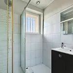 Appartement Spacieuse Maison, Piscine, Jardin, Parking Prive *