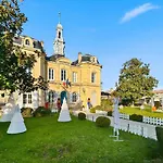 Spacieuse Maison, Piscine, Jardin, Parking Prive