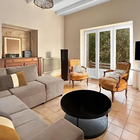Spacieuse Maison, Piscine, Jardin, Parking Prive * Rauzan