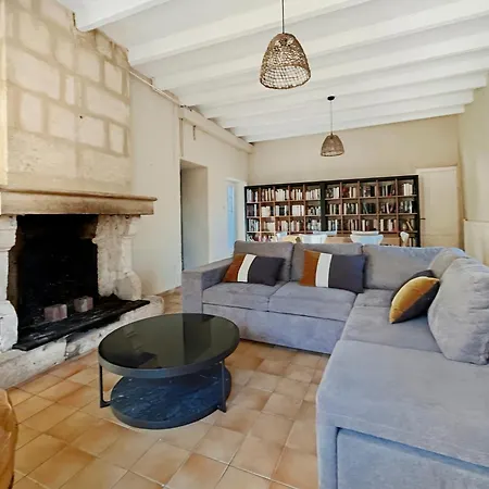 Spacieuse Maison, Piscine, Jardin, Parking Prive *