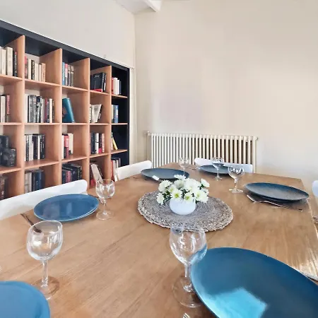 Apartament Spacieuse Maison, Piscine, Jardin, Parking Prive *