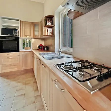 Apartament Spacieuse Maison, Piscine, Jardin, Parking Prive Rauzan