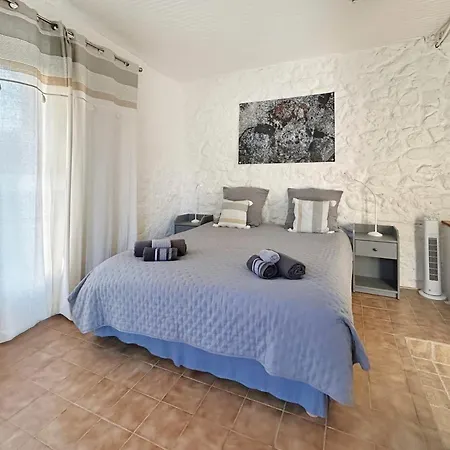 Spacieuse Maison, Piscine, Jardin, Parking Prive Apartament