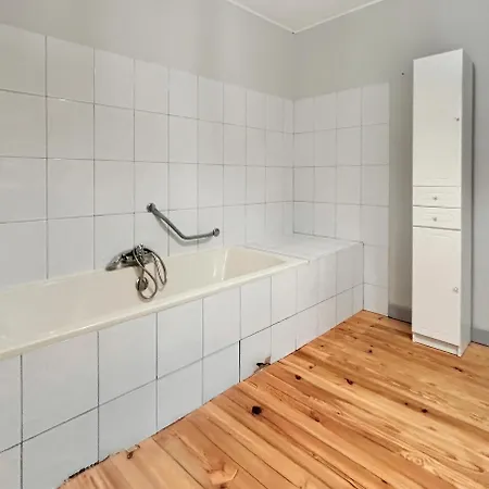 Apartament Spacieuse Maison, Piscine, Jardin, Parking Prive Rauzan
