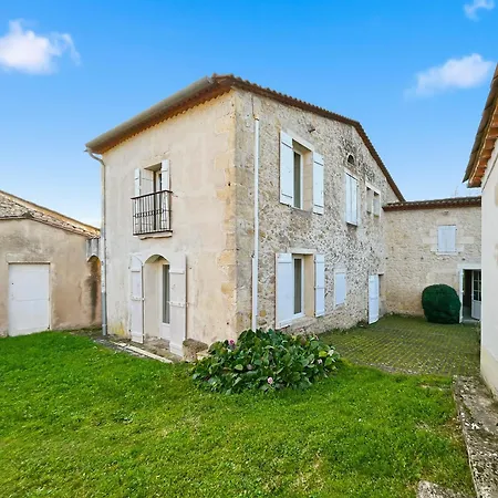 Spacieuse Maison, Piscine, Jardin, Parking Prive *