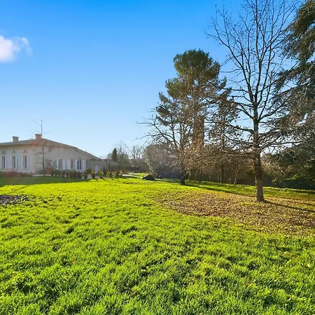 Spacieuse Maison, Piscine, Jardin, Parking Prive Apartament *