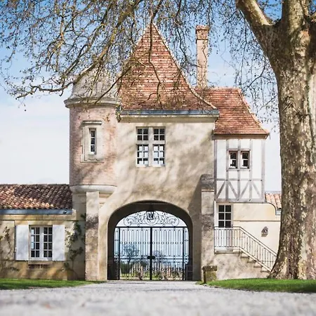 Spacieuse Maison, Piscine, Jardin, Parking Prive * Rauzan